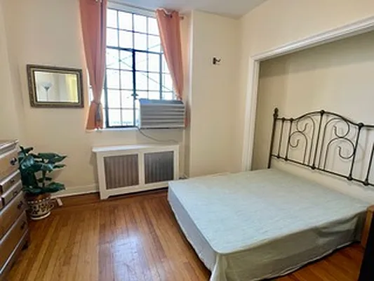 Rented by E Realty International Corp | media 1