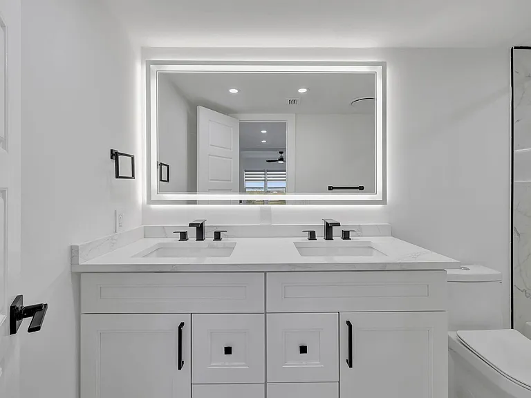 3050 N Palm Aire Dr #704 — Photo 15