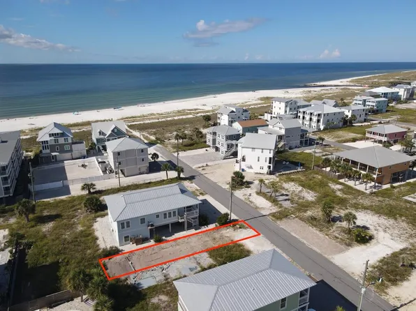 111 S 39th St #B, Mexico Beach, FL 32456