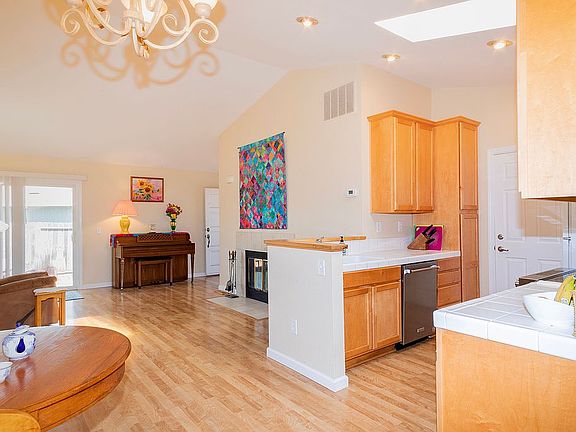 5th image of 1009 Sonora Ct