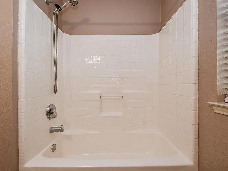 4818 King Hallow Ln — Photo 27