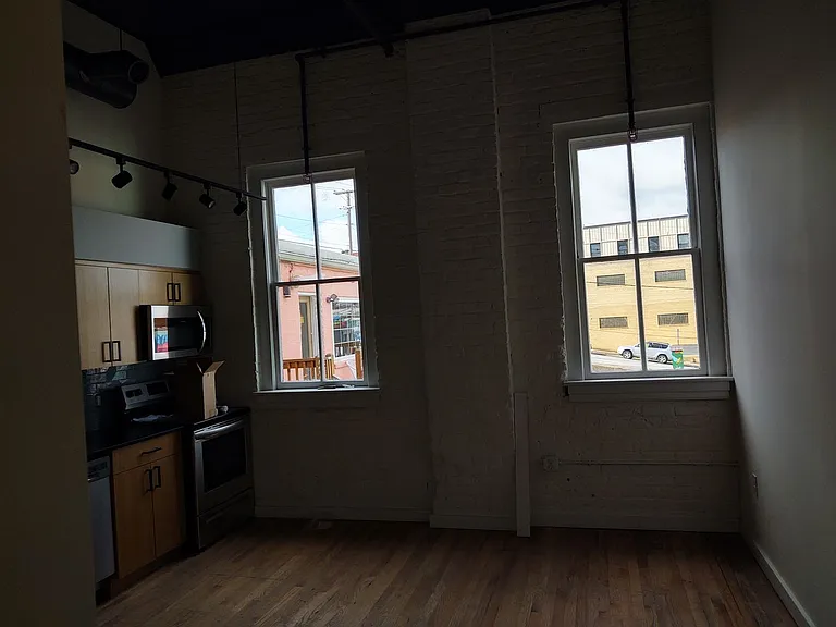 351 Campbell Ave SW — Photo 12