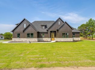 201 Constitution Ct, Weatherford, TX 76088