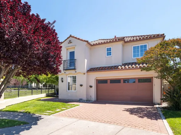 34 Woodbridge Way, Novato, CA 94949