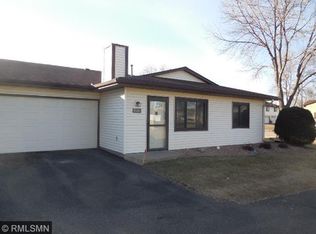 8520 S Maplebrook Cir, Brooklyn Park, MN 55445