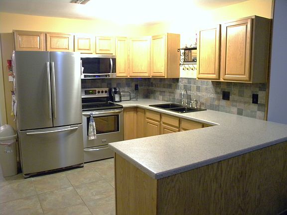 2nd image of 3614 Honeysuckle Ln