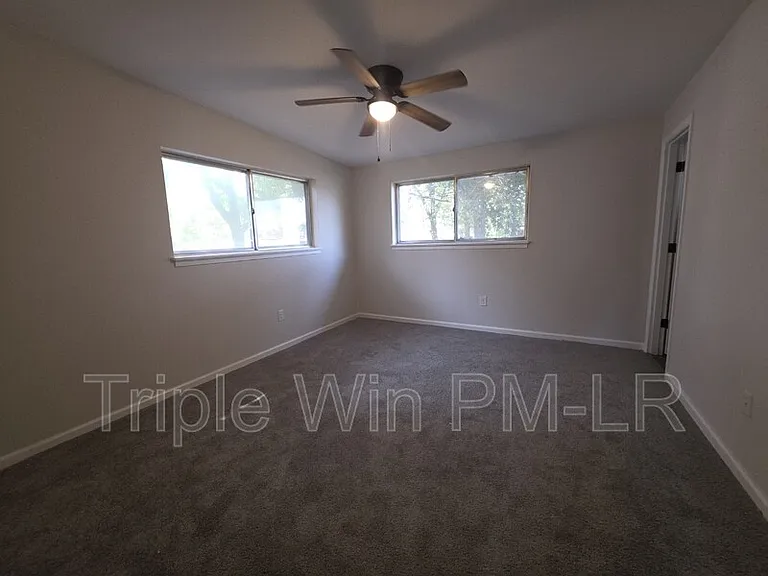 1516 Gregory St — Photo 23