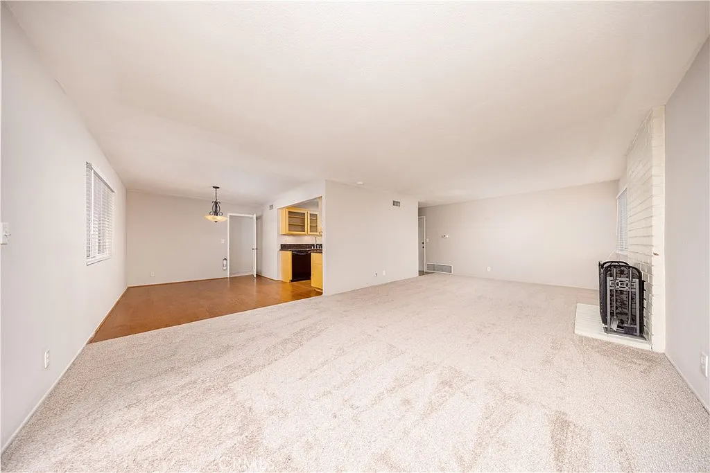 3 bed, 1521 sqft, $3,895 — Photo 3