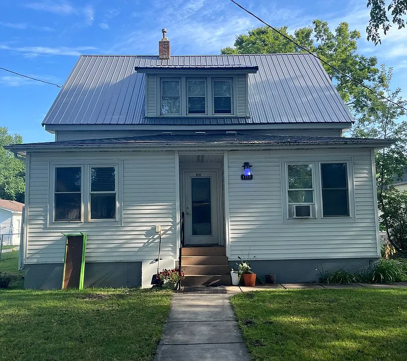 1111 9th Ave N