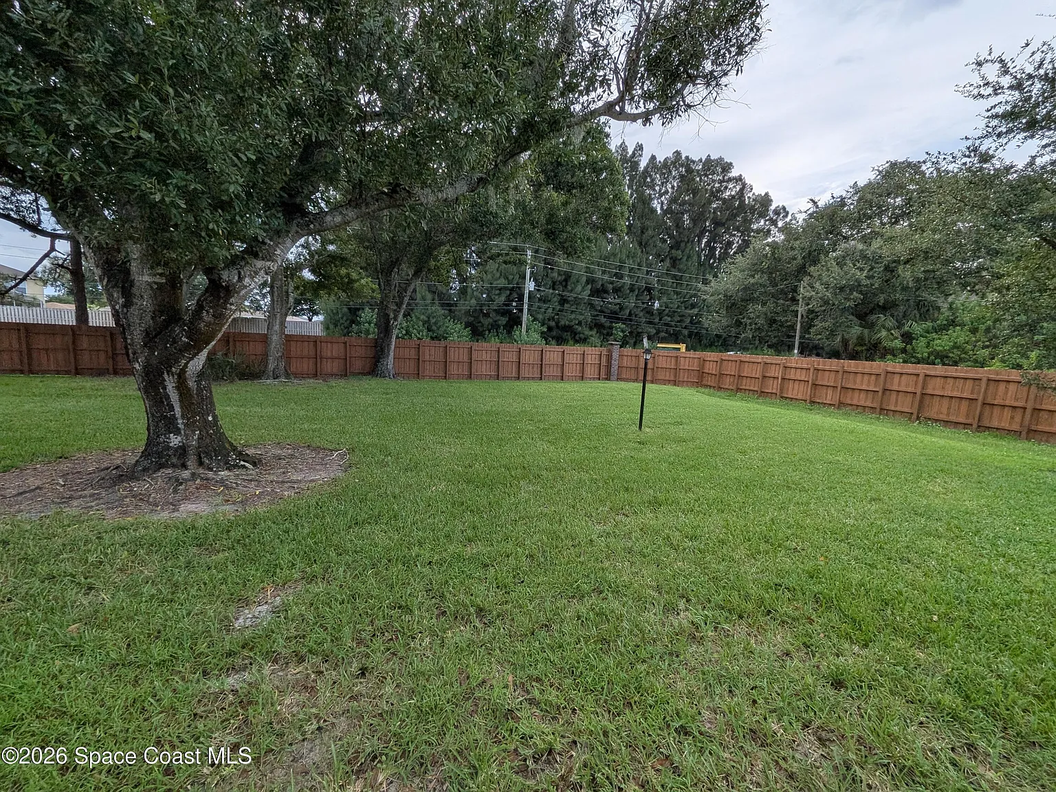 2 bed, 2.0 bath, 1200 sqft, $1,900 — Photo 3