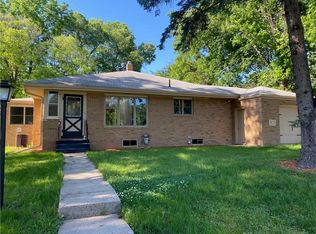 1215 River Vista Dr, Des Moines, IA 50315