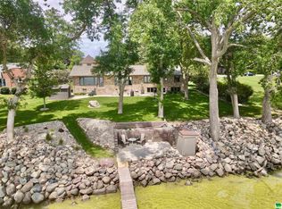 1612 Shoreway Rd, Storm Lake, IA 50588