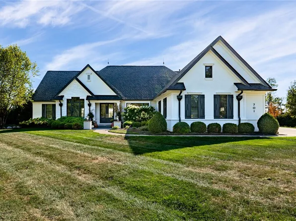 701 Grand Wood Ct, Springboro, OH 45066