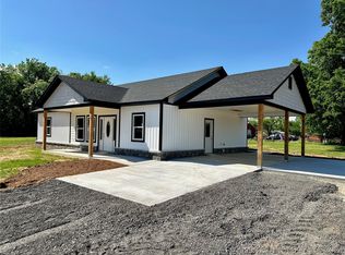 105 Rock Creek Dr, Wister, OK 74966