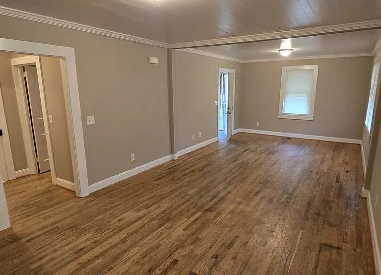 4354 Pineview Dr — Photo 3
