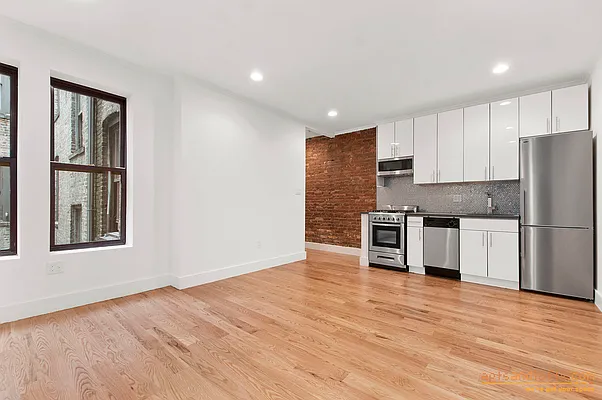 Rented by aptsandlofts.com | media 29