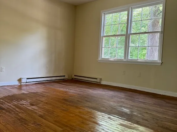 141 Old Main St #3, Brookneal, VA 24528