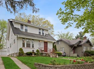 5426 Carpenter St, Downers Grove, IL 60515