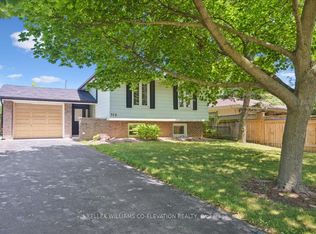 379 Bryant Cres, Burlington, ON L7L 3Z4