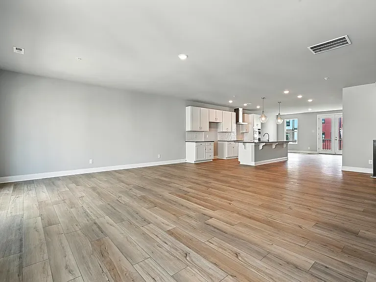 1232 S Person St #201 — Photo 12