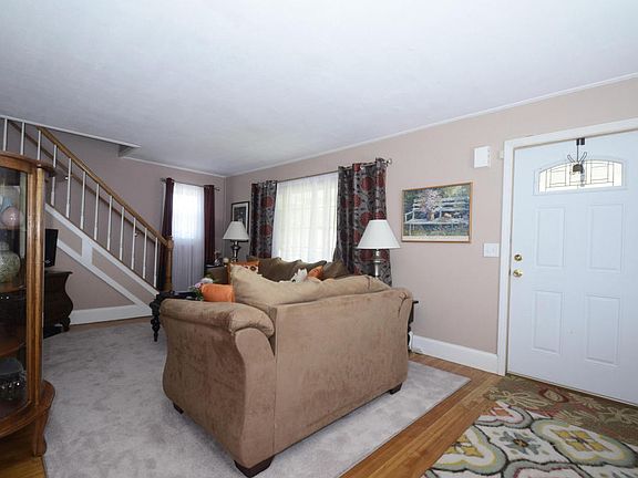4th image of 645 Campbell Ave