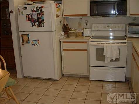 3rd image of 5464 Crystal Anne Dr