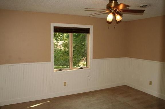 4th image of 11 N Foxxborough Ln