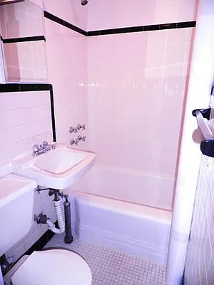 Rented by R New York | media 75