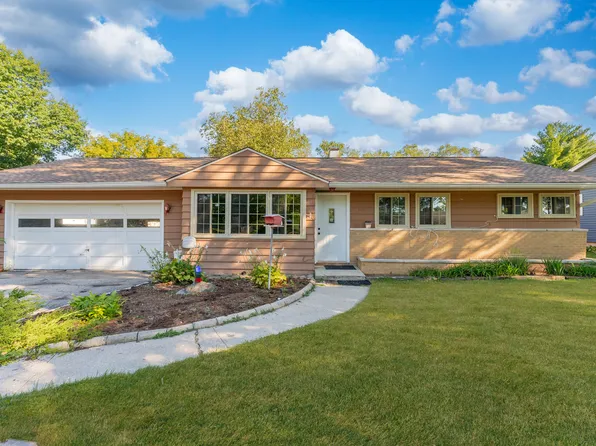435 Douglas Rd, Batavia, IL 60510