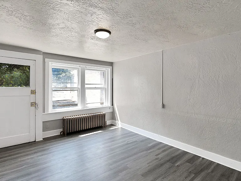 529 Colorado Ave — Photo 9