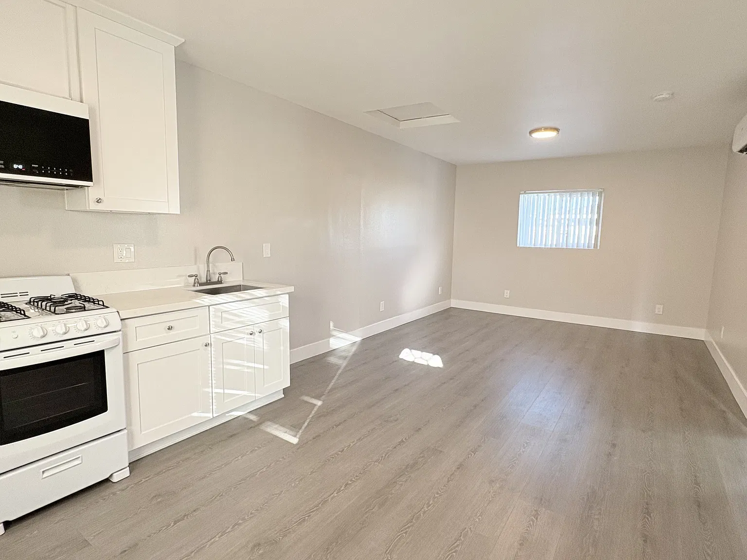 1 bed, 504 sqft, $1,850 — Photo 2