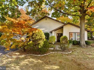 10 White Birch Ln, Horsham, PA 19044