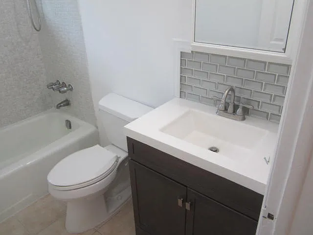 313 SE 10th Ave #3 — Photo 11