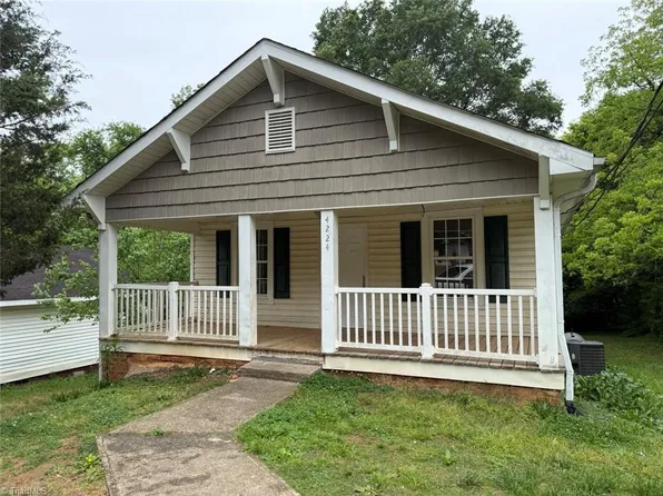 4224 Ogburn Ave, Winston Salem, NC 27105