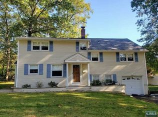 24 Loyola Pl, Oakland, NJ 07436