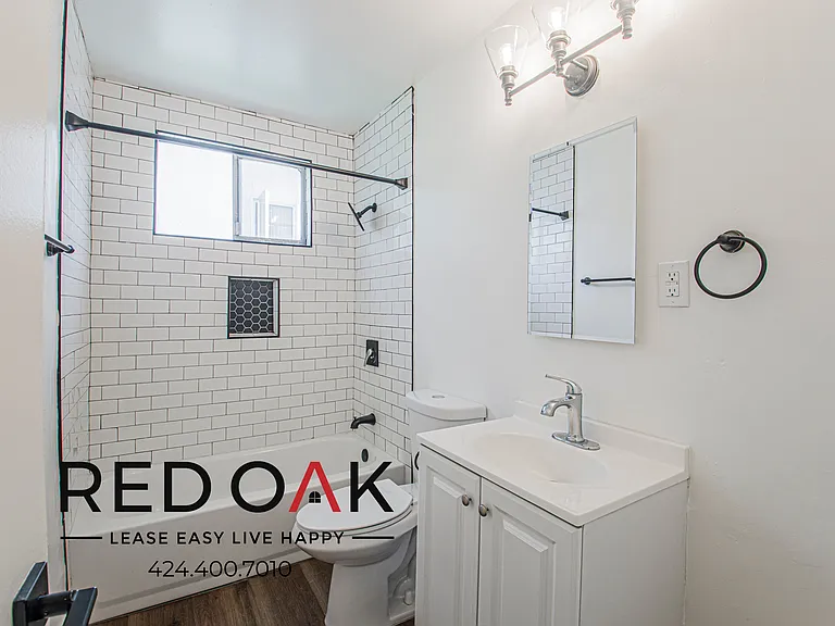 1843 S Gramercy Pl #9 — Photo 19
