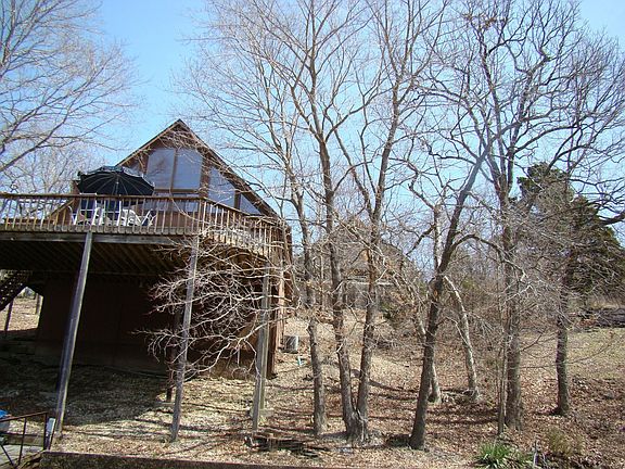View Showing Garage Behind