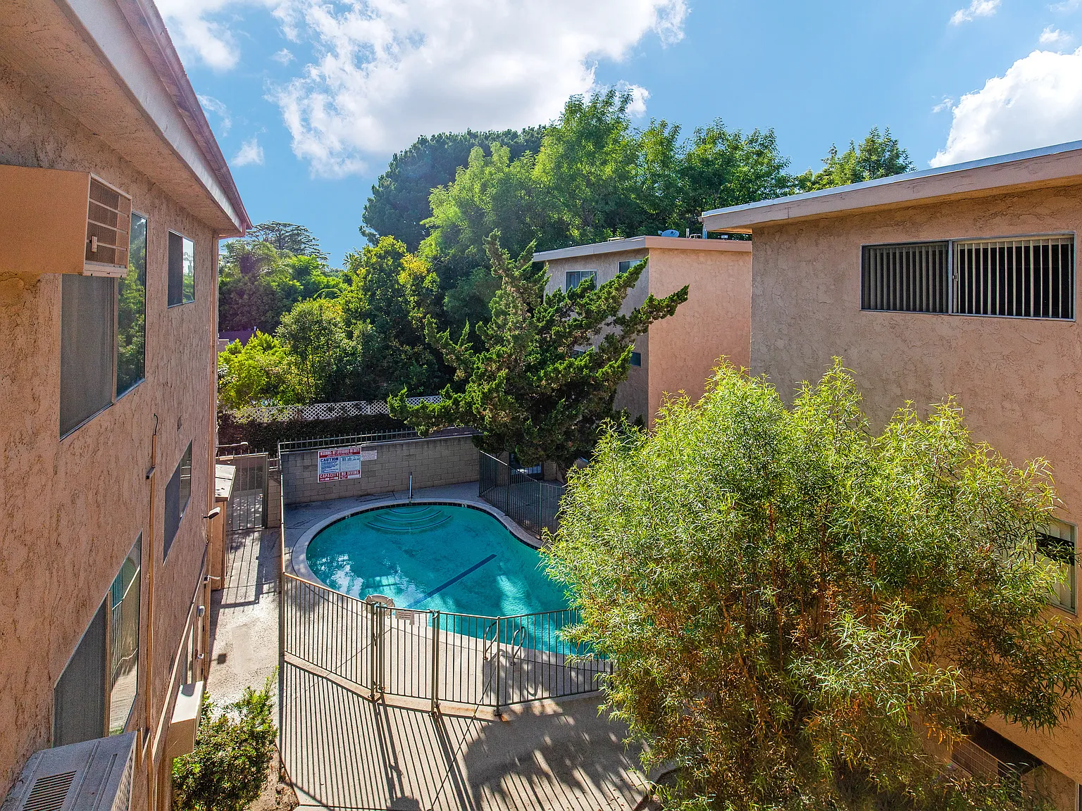 Coldwater Canyon Apartments — Photo 2