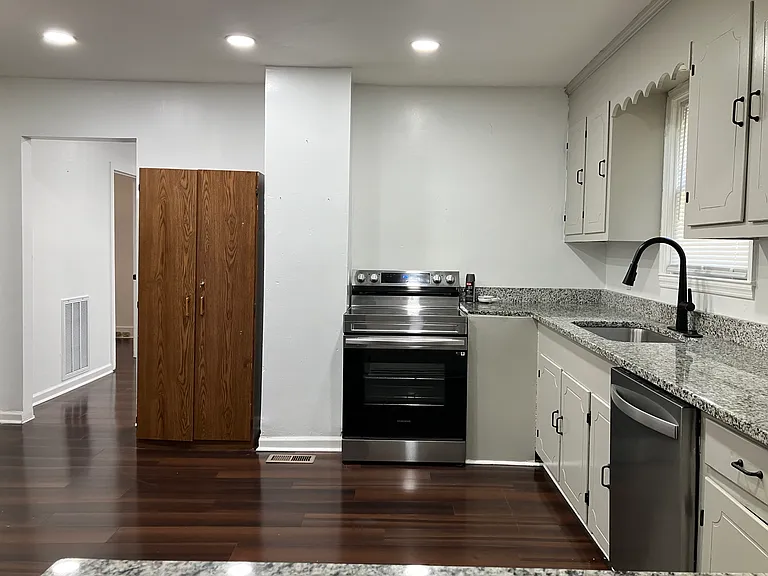 203 Branham St — Photo 11