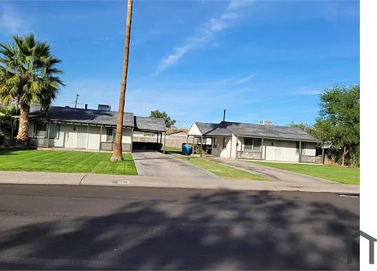 1734 W Glenrosa Ave — Photo 2