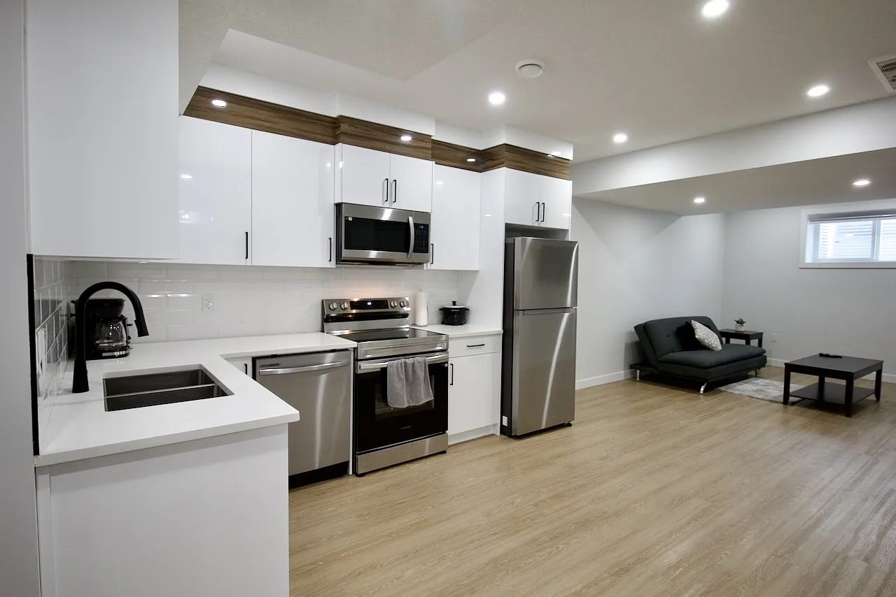 Montrose 2 Bed 1 Bath BSMT Suite For Rent Edmonton — Photo 1