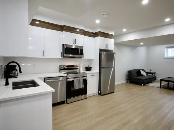 11932 64th St NW, Edmonton, AB T5W 4J3