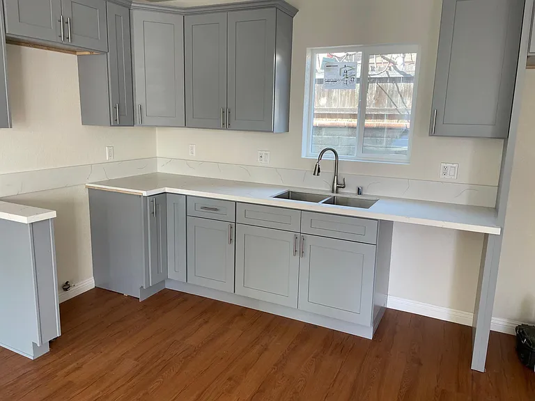 12326 S Summer Ave — Photo 1