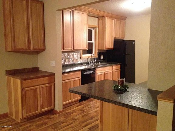 4th image of 404 Jackson St E