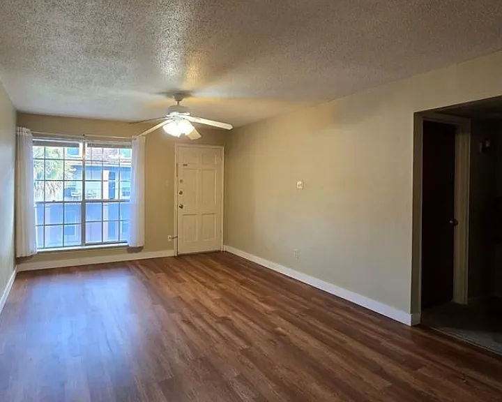 3126 Edenborn Ave — Photo 2
