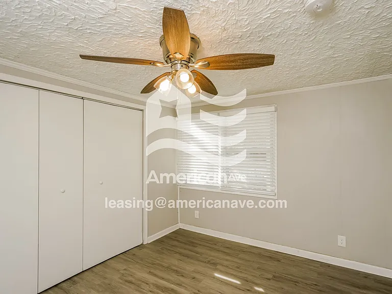 294148_014_bedroom_12693246.jpg