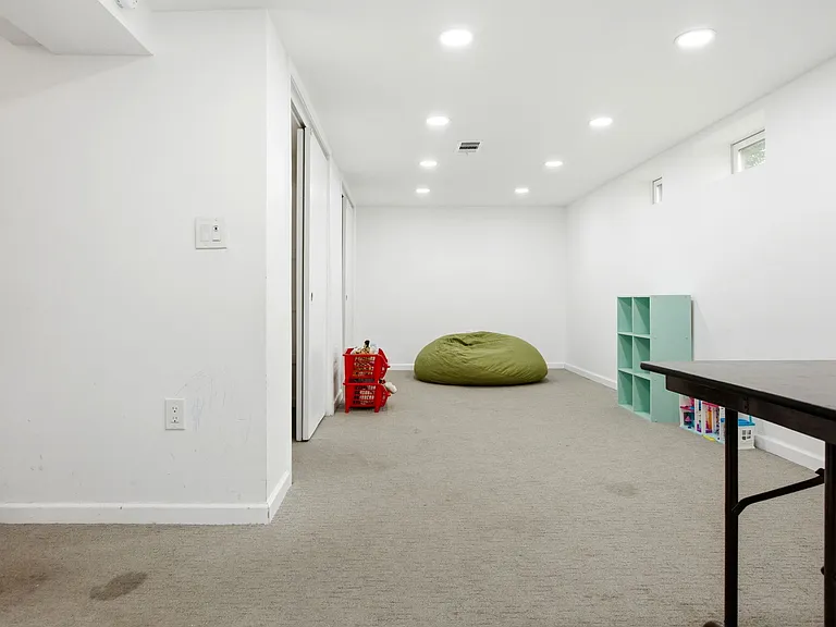 2429 Claver Rd — Photo 30