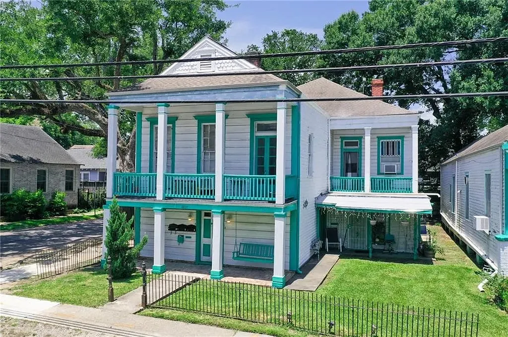 1800 Dante Street - - — Photo 1