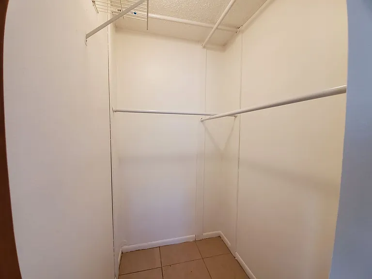 504 Barcelona Avenue — Photo 12