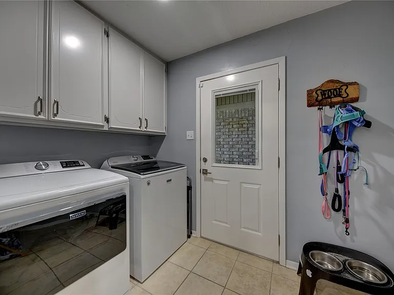 1600 Pecan St — Photo 34